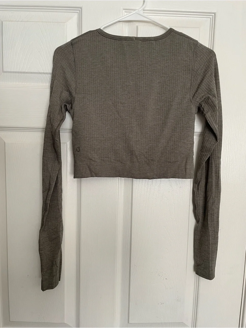 lululemon Women’s size 6 Ebb to Street Long Sleeve Shirt Olive Green